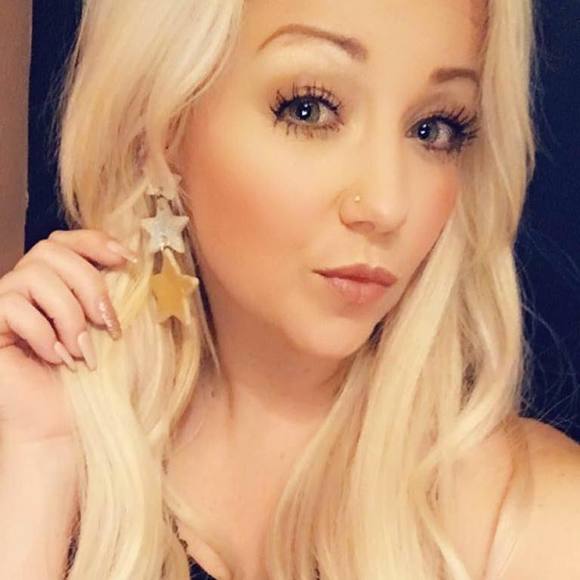 Meet your Posher, Jenna - Picture 1 of 1